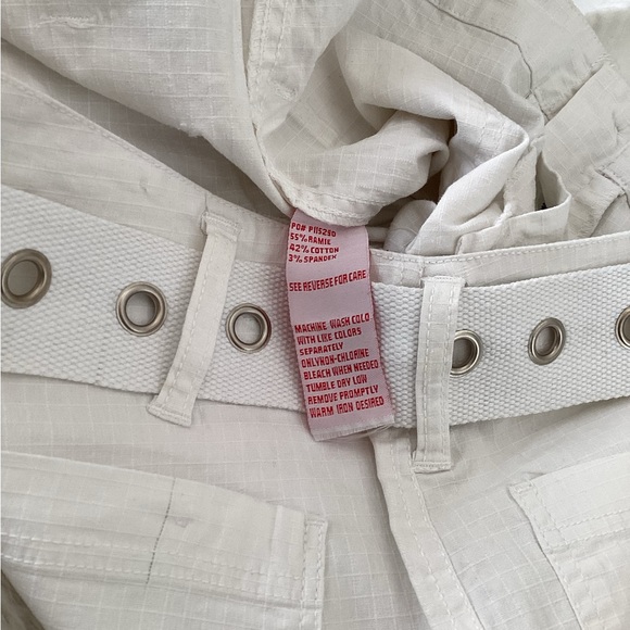 🌹Cutest white cropped belted pants🌹 - Picture 4 of 6